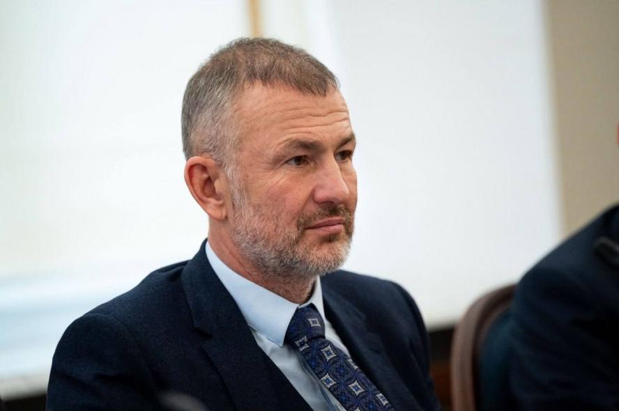 Мельниченко объяснил безопасность и развитие государства