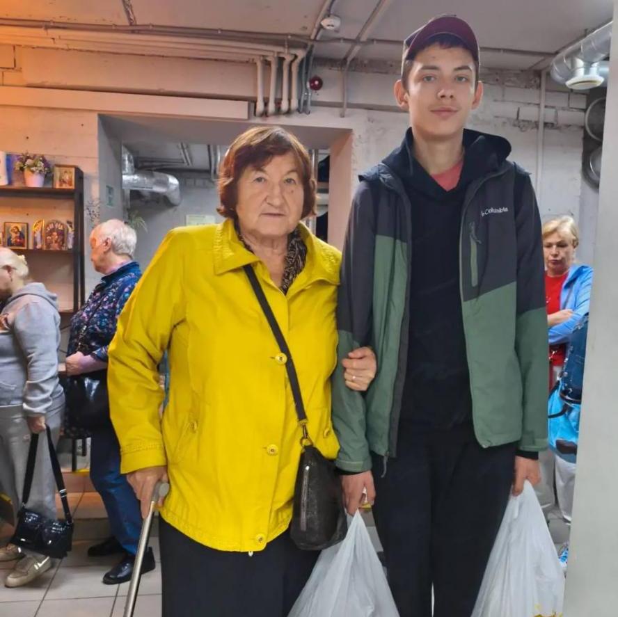 Помощь продуктами дает людям силы и время на себя