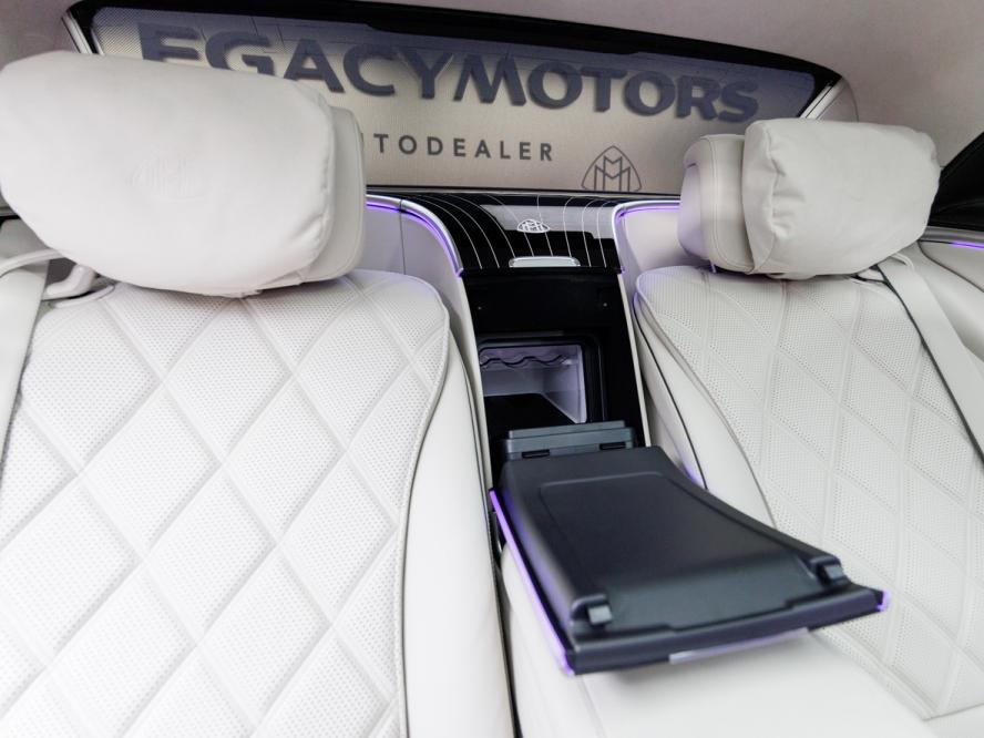 Обновленный Mercedes-Maybach S-Class показали российским клиентам на частной презентации