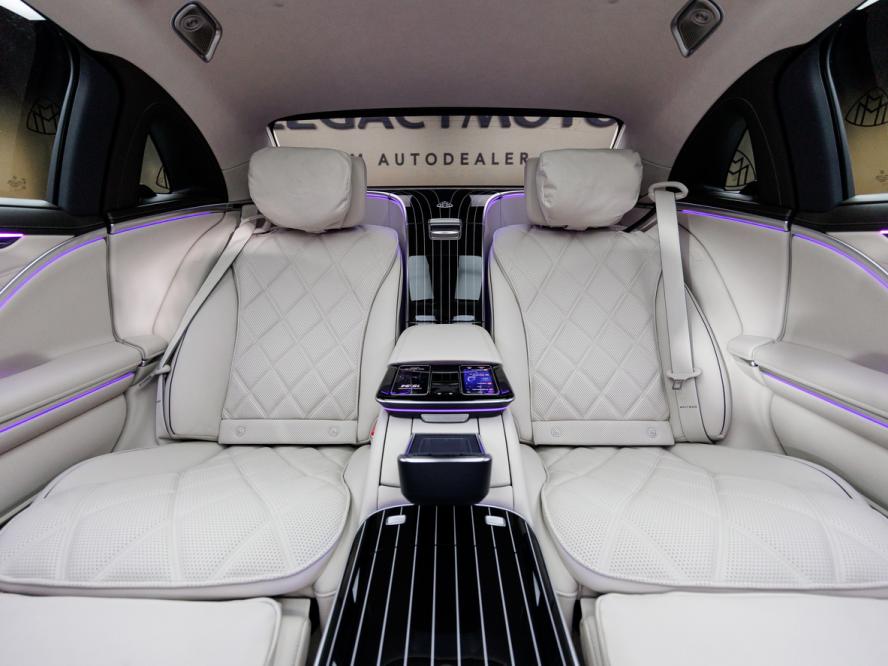 Российские клиенты первыми увидели обновленный Mercedes-Maybach S-Class на закрытом показе