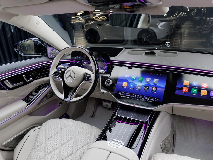 Россия приняла рестайлинговый S-Class на закрытом показе как знак нового уровня премиального сегмента 