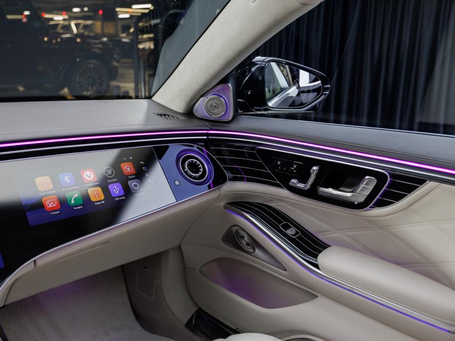 Закрытая премьера обновленного Mercedes-Maybach S-Class прошла в России для узкого круга 