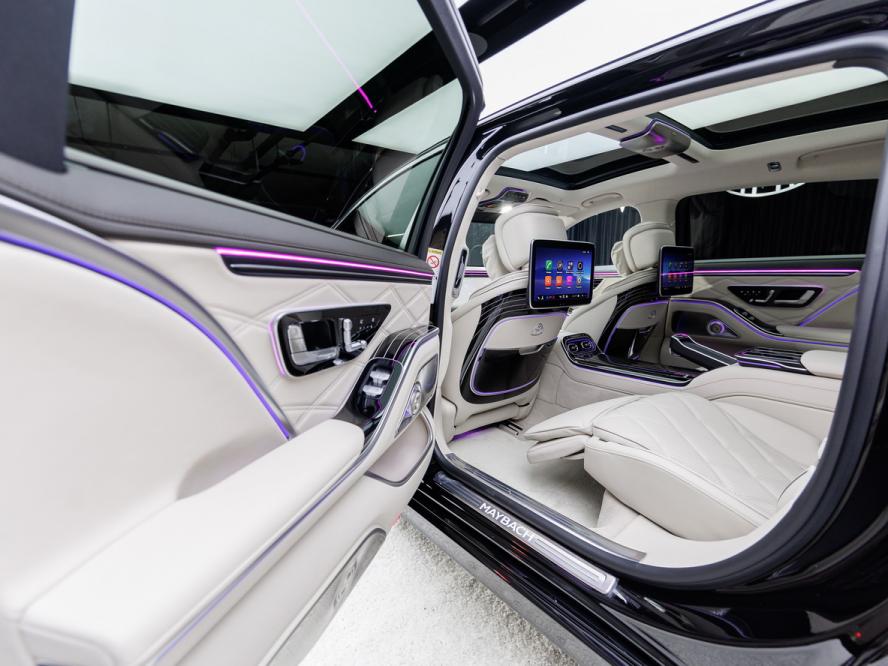 Эксклюзивный показ обновленного Mercedes-Maybach S-Class прошел на закрытом мероприятии в РФ